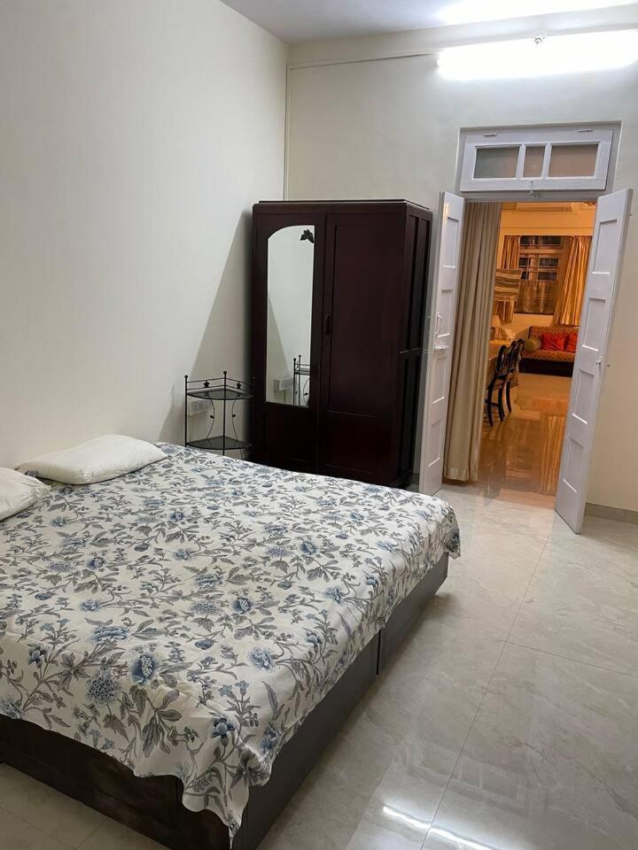 Appartamento Ground Floor 20 Chimbai Road Bandra West - Bombay Esterno foto